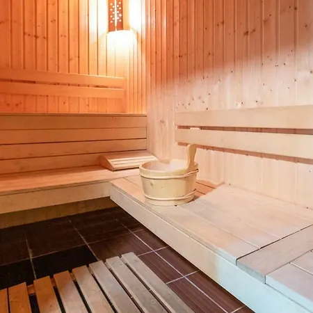 1bedroom On 2nd Floor With Kitchen Fv *
